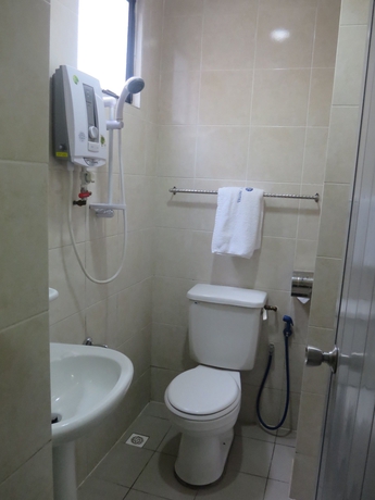 Imagen de la habitación del Hotel Wah May. Foto 7