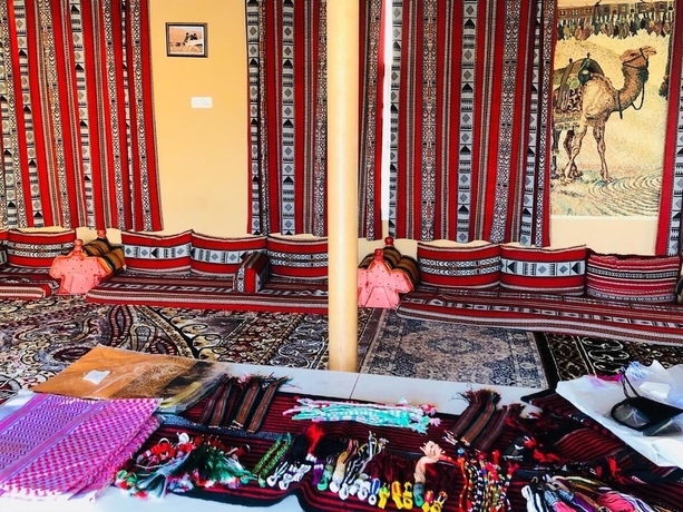 Imagen de los interiores del Hotel Wahiba Bedouin Rustic Camp. Foto 16