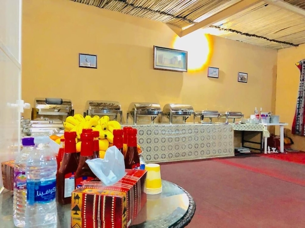 Imagen del bar/restaurante del Hotel Wahiba Bedouin Rustic Camp. Foto 9