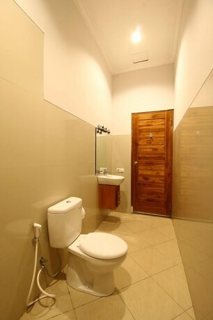 Imagen de la habitación del Hotel Wahyu Dana. Foto 26