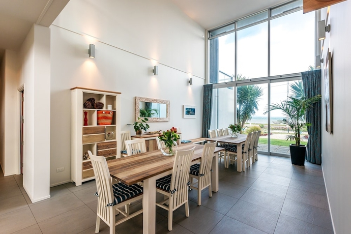 Imagen del bar/restaurante del Hotel Waiheke Waterfront Lodge. Foto 6