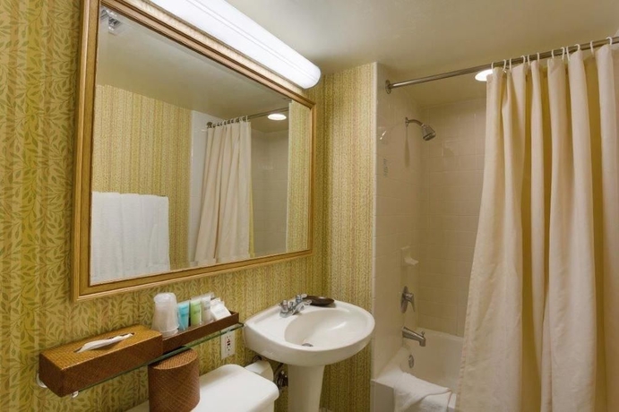 Imagen de la habitación del Hotel Waikiki Malia. Foto 6