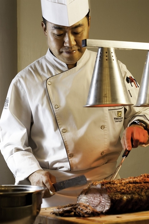 Imagen del bar/restaurante del Hotel Waikiki Resort. Foto 3