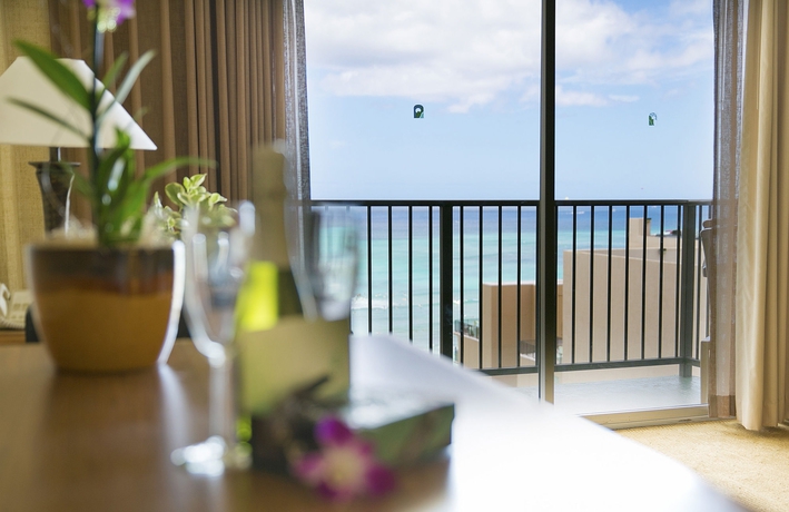 Imagen de la habitación del Hotel Waikiki Resort. Foto 7