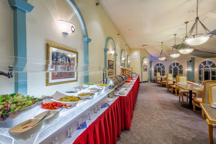 Imagen del bar/restaurante del Hotel Waikiki Resort. Foto 4