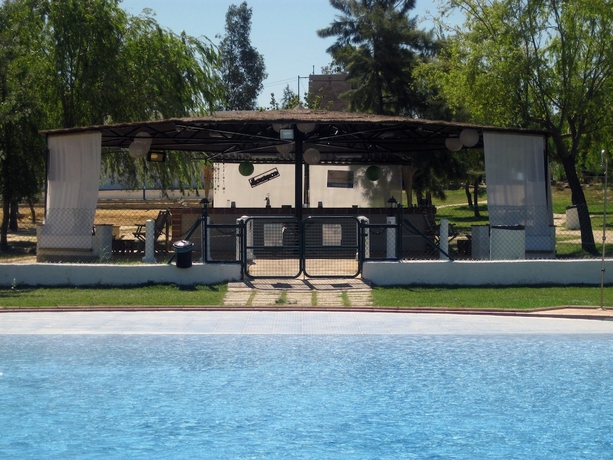 Imagen de la piscina del Hotel Waingunga. Foto 17