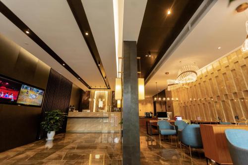 Imagen general del Hotel Waiting - Jiande Xin\'an River Riverside. Foto 6