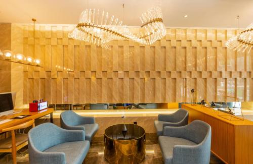 Imagen general del Hotel Waiting - Jiande Xin\'an River Riverside. Foto 8