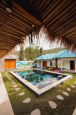 Imagen de la piscina del Hotel Waiwas Hostel. Foto 19
