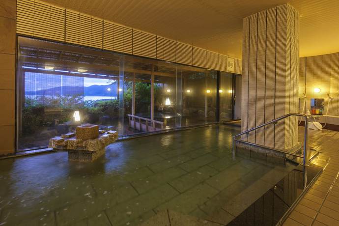Imagen de la piscina del Hotel Wajimaonsen Yashio. Foto 17