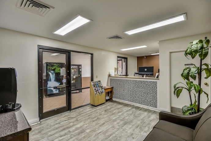 Imagen de los interiores del Hotel Wake Inn. Foto 13