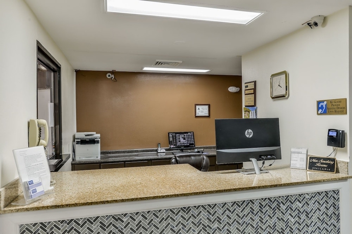 Imagen de los interiores del Hotel Wake Inn. Foto 14