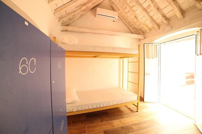 Imagen de la habitación del Hotel Wake Up In Tarifa - Hostel. Foto 4