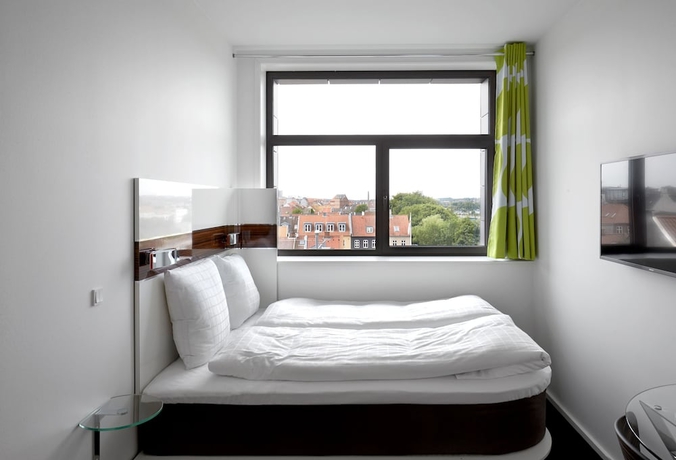 Imagen de la habitación del Hotel Wakeup Aarhus. Foto 15