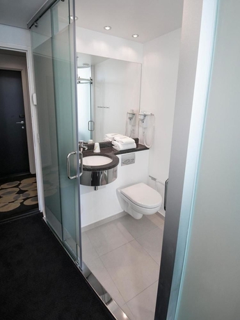 Imagen de la habitación del Hotel Wakeup Copenhagen Borgergade. Foto 6