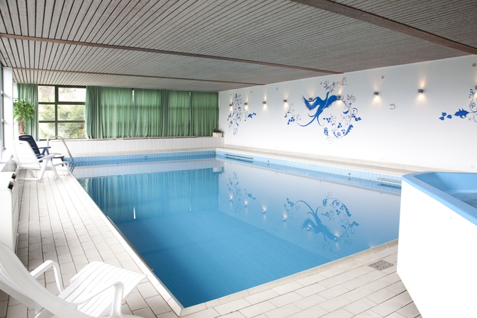Imagen de la piscina del Hotel Wald Willingen. Foto 16