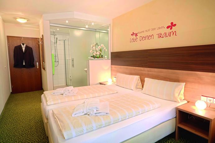 Imagen de la habitación del Hotel Waldachtal. Foto 18