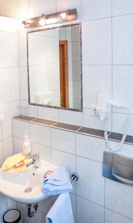 Imagen de la habitación del Hotel Waldeck Garni. Foto 17