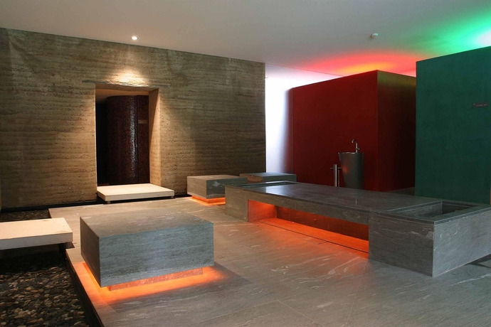 Imagen de la piscina del Hotel Waldhaus Flims Wellness Resort, Autograph Collection. Foto 13