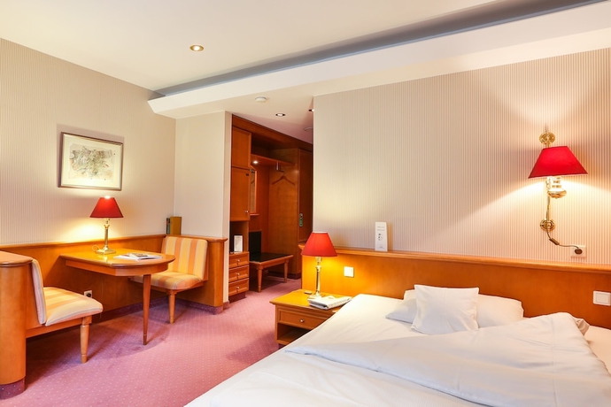 Imagen de la habitación del Hotel Waldhaus Reinbek. Foto 11