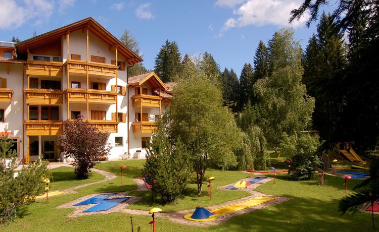 Imagen de los exteriores del Hotel Waldheim, Sarnonico. Foto 14