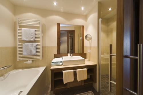 Imagen de la habitación del Hotel Waldhof, Montassilone. Foto 3