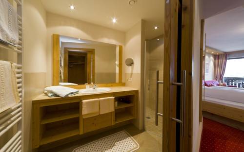 Imagen de la habitación del Hotel Waldhof, Montassilone. Foto 4