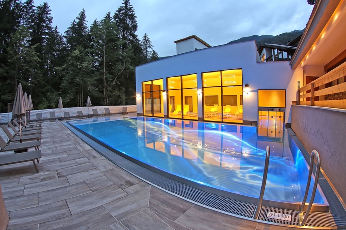 Imagen de la piscina del Hotel Waldhof, Oetz . Foto 19