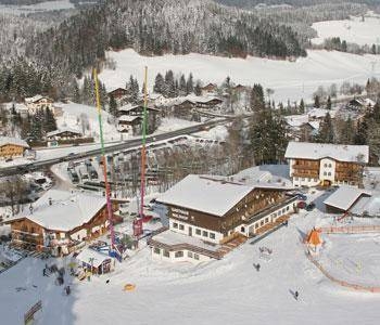 Imagen de los exteriores del Hotel Waldhof, Scheffau am Wilden Kaiser. Foto 2
