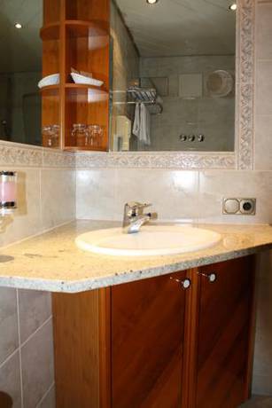 Imagen de la habitación del Hotel Waldhorn, Friedrichshafen. Foto 13