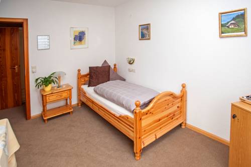 Imagen de la habitación del Hotel Waldhotel Auerhahn. Foto 3