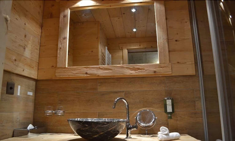 Imagen de la habitación del Hotel Waldhotel Doldenhorn. Foto 9