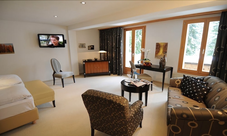 Imagen de la habitación del Hotel Waldhotel Doldenhorn. Foto 10
