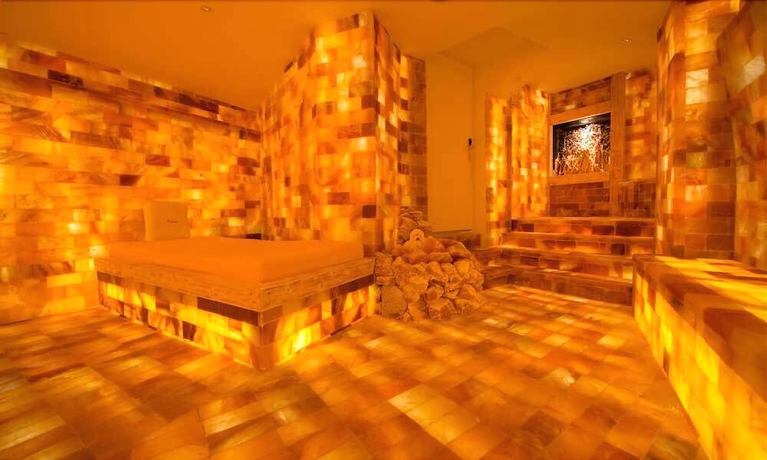 Imagen de la piscina del Hotel Waldhotel Doldenhorn. Foto 17