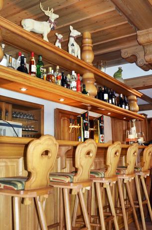 Imagen del bar/restaurante del Hotel Waldhotel Ehrental. Foto 7
