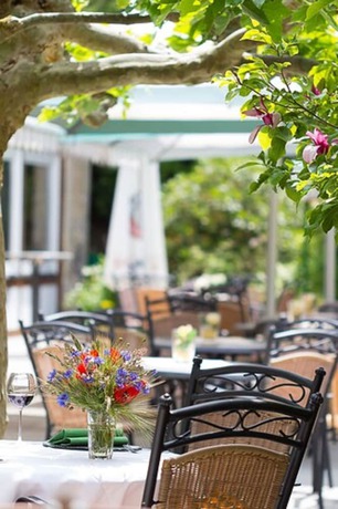 Imagen de los exteriores del Hotel Waldhotel Kurfuerst. Foto 14