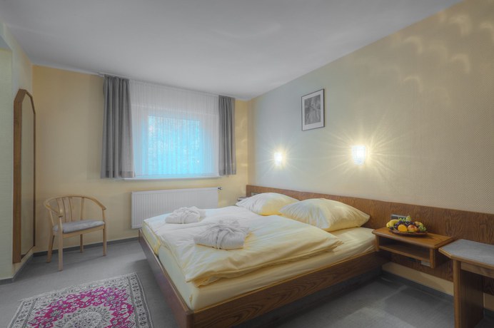 Imagen de la habitación del Hotel Waldhotel Sonnenberg. Foto 8