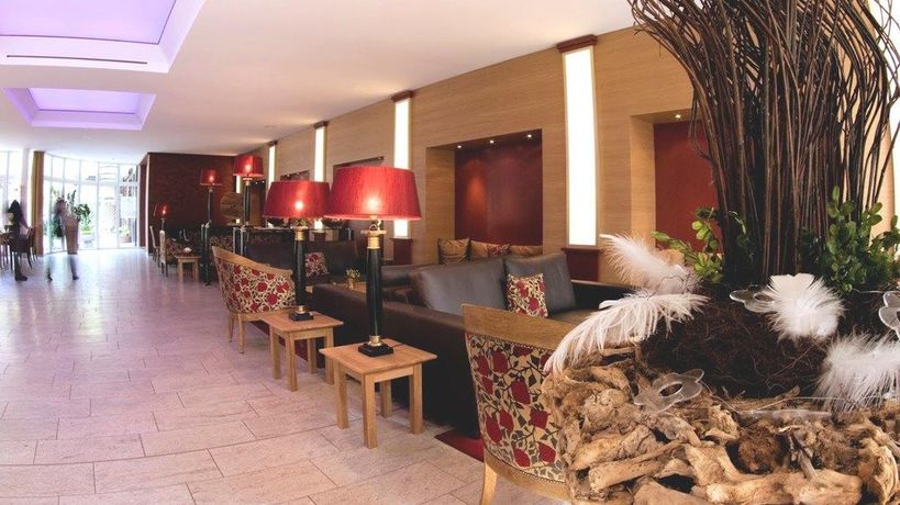 Imagen del bar/restaurante del Hotel Waldhotel Tannenhäuschen. Foto 3