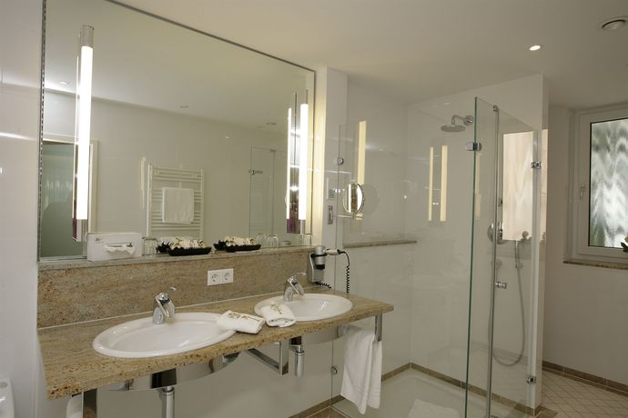 Imagen general del Hotel Waldhotel Tannenhäuschen. Foto 2