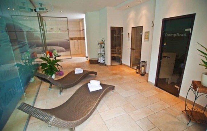 Imagen de la piscina del Hotel Waldidyll Rabenhorst. Foto 19