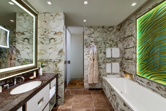 Imagen de la habitación del Hotel Waldorf Astoria Berlin. Foto 11