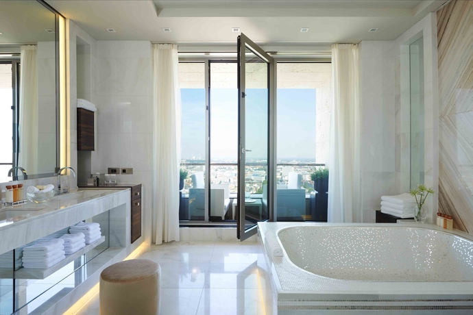 Imagen de la habitación del Hotel Waldorf Astoria Berlin. Foto 12