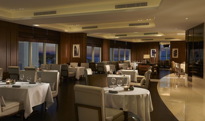 Imagen del bar/restaurante del Hotel Waldorf Astoria Dubai Palm Jumeirah. Foto 3