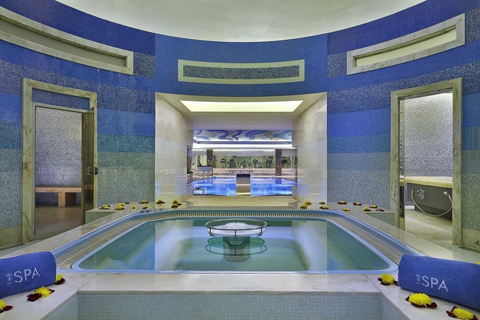 Imagen de la piscina del Hotel Waldorf Astoria Jeddah - Qasr Al Sharq. Foto 16