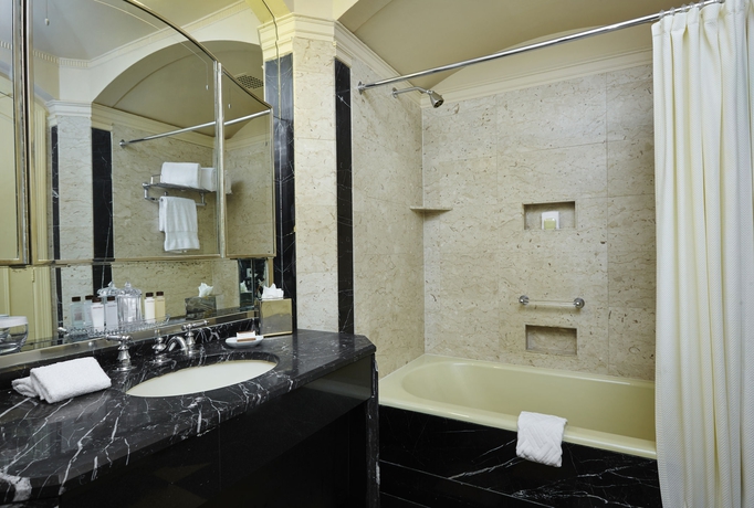 Imagen de la habitación del Hotel Waldorf Astoria New York. Foto 7