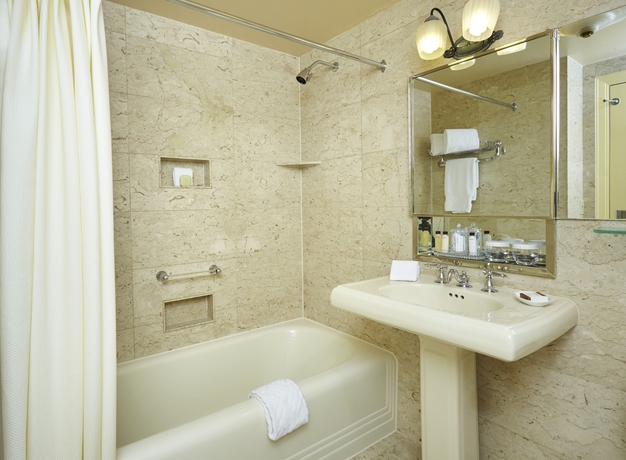 Imagen de la habitación del Hotel Waldorf Astoria New York. Foto 9
