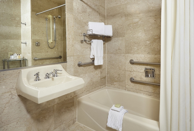 Imagen de la habitación del Hotel Waldorf Astoria New York. Foto 10