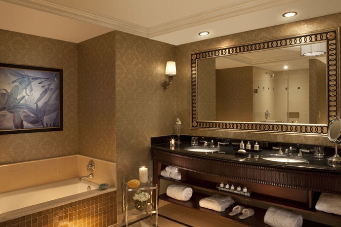 Imagen de la habitación del Hotel Waldorf Astoria Orlando. Foto 8
