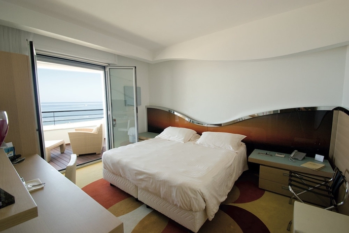 Imagen de la habitación del Hotel Waldorf - Premier Resort. Foto 3