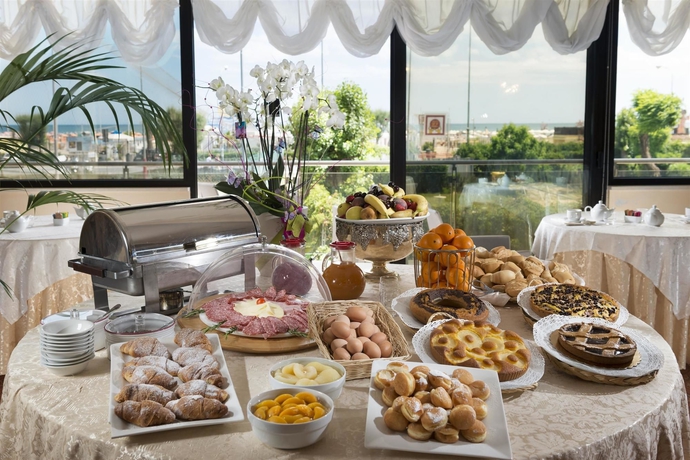 Imagen del bar/restaurante del Hotel Waldorf Suite. Foto 10